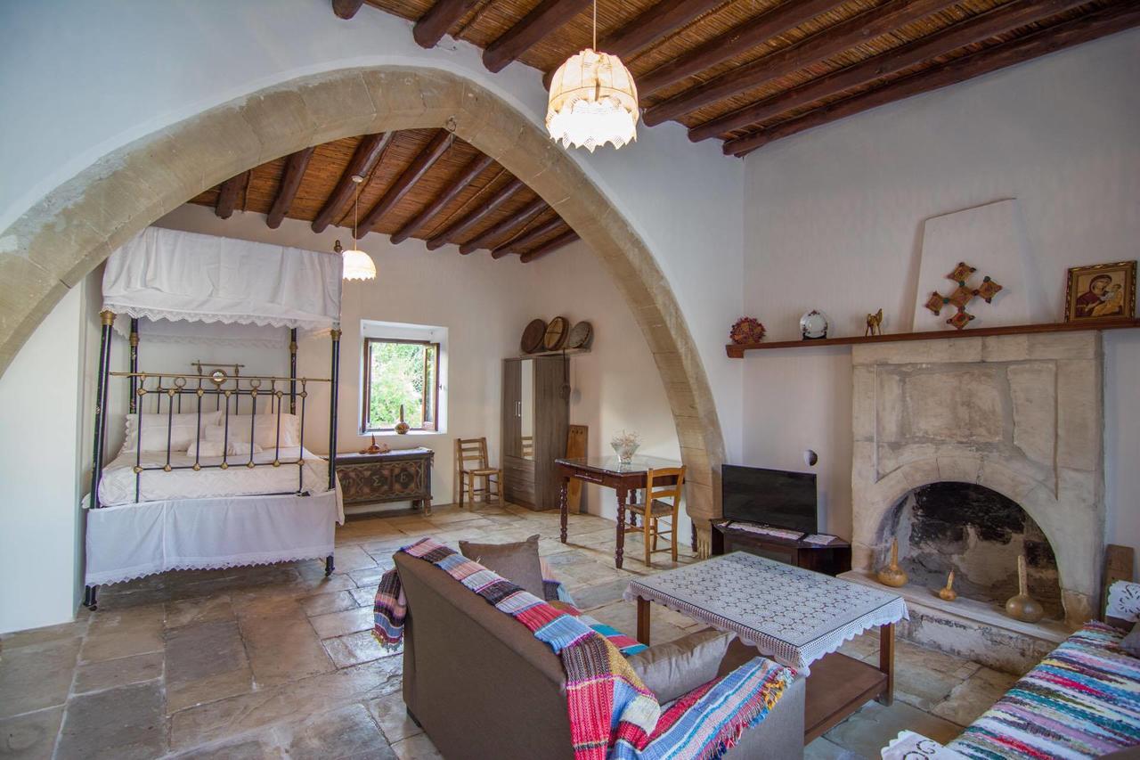 منزل الضيف Pano Akourdalia  في Chloe'S House المظهر الخارجي الصورة