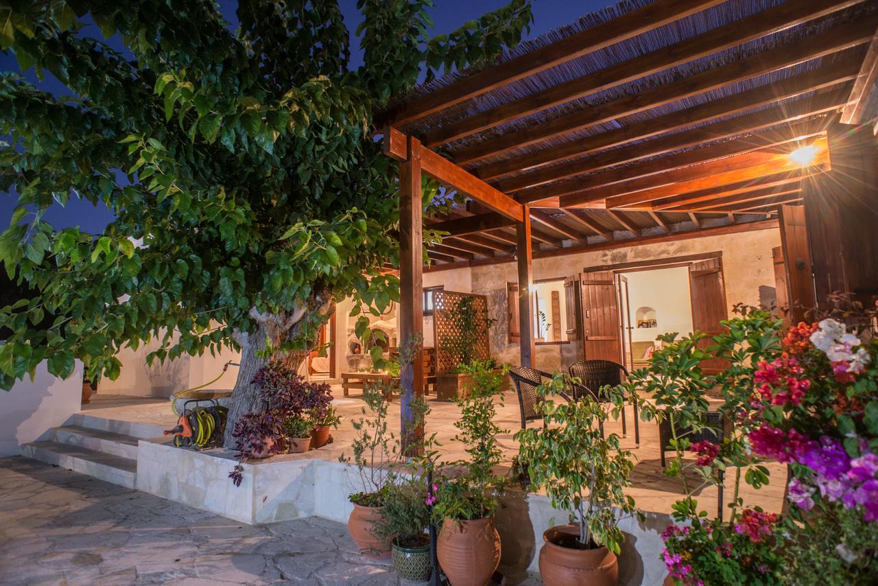 منزل الضيف Pano Akourdalia  في Chloe'S House المظهر الخارجي الصورة