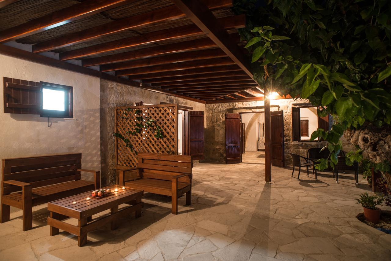 منزل الضيف Pano Akourdalia  في Chloe'S House المظهر الخارجي الصورة