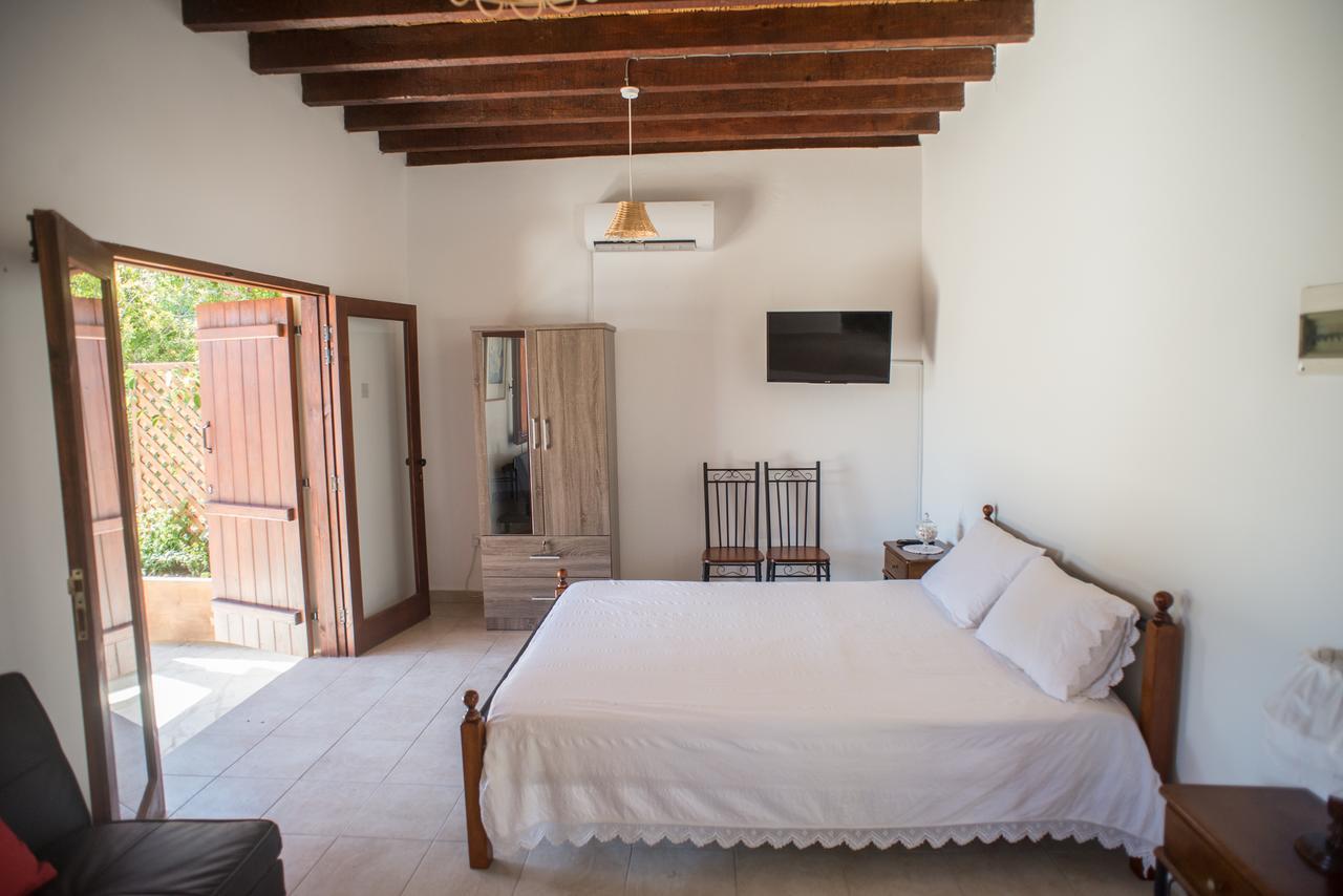 منزل الضيف Pano Akourdalia  في Chloe'S House المظهر الخارجي الصورة